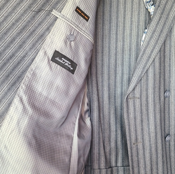 2 and 3 piece suits complete with shirts, ties, and pocket squares most with tag - Picture 13 of 17